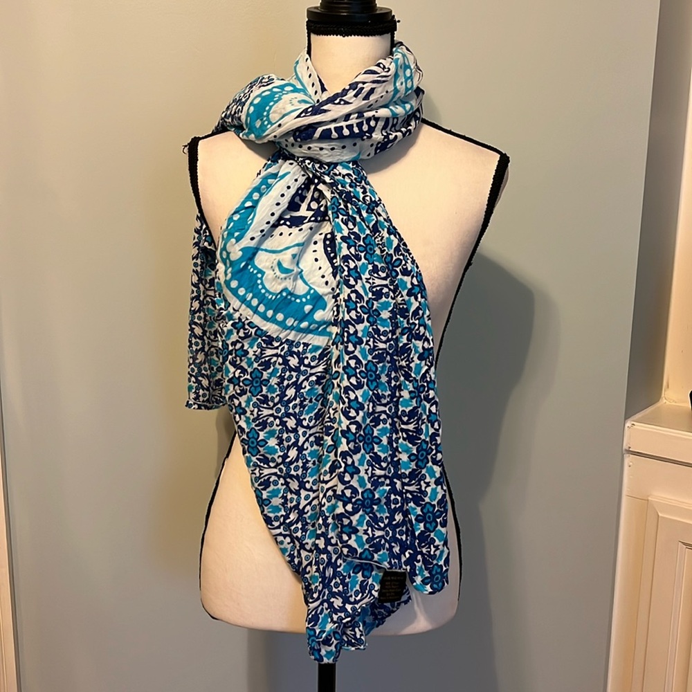 Casual Movements Scarf